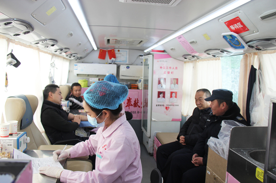 無(wú)償獻(xiàn)血 濟(jì)世于民——北醫(yī)大制藥股份有限公司積極開展冬季愛心獻(xiàn)血活動(dòng)