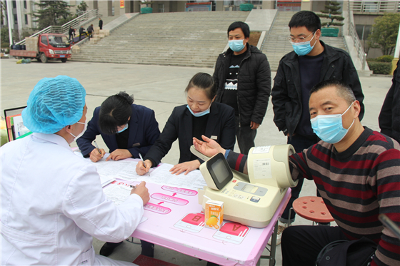 人民警察一心為民，捋袖捐血鐵血柔情——安康市公安局積極開展冬季獻血活動