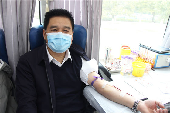 人民警察一心為民，捋袖捐血鐵血柔情——安康市公安局積極開展冬季獻血活動