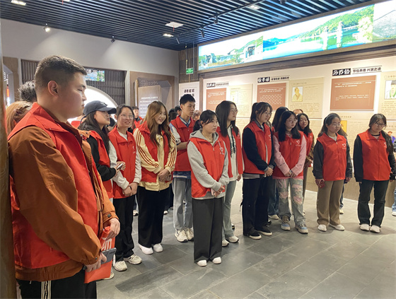 緬懷沈氏三賢 弘揚(yáng)勤廉家風(fēng)|安康市中心血站聯(lián)合安康學(xué)院團(tuán)委開展愛國主義教育活動(dòng)