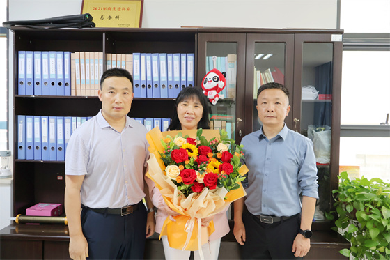 安康市中心血站開展“5·12”國(guó)際護(hù)士節(jié)慰問(wèn)活動(dòng)