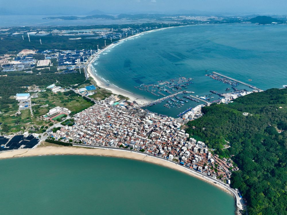 這是2024年10月16日拍攝的福建省漳州市東山縣澳角村（無人機(jī)照片）。新華社記者姜克紅攝